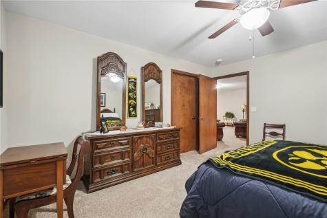 506 Meadow Oak Circle Fairfax IA 52228