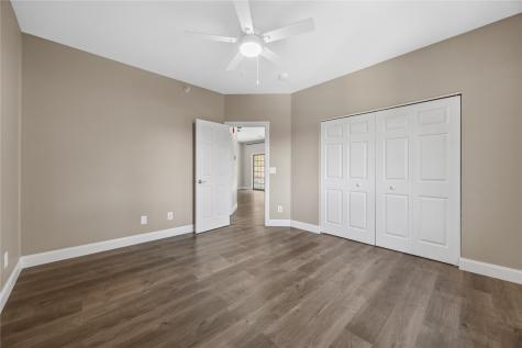 471 N 1st Avenue Iowa City IA 52245