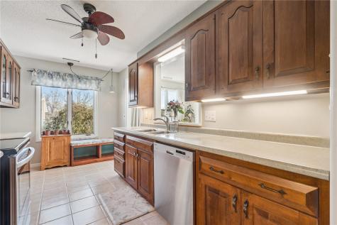 1718 Applewood Place NE Cedar Rapids IA 52402
