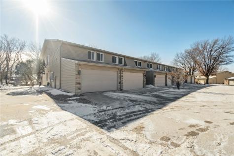 1718 Applewood Place NE Cedar Rapids IA 52402