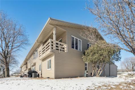 1718 Applewood Place NE Cedar Rapids IA 52402