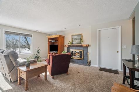 1718 Applewood Place NE Cedar Rapids IA 52402