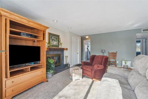 1718 Applewood Place NE Cedar Rapids IA 52402