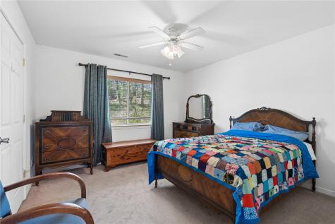 2748 O Avenue NW Cedar Rapids IA 52405