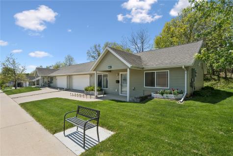 2748 O Avenue NW Cedar Rapids IA 52405
