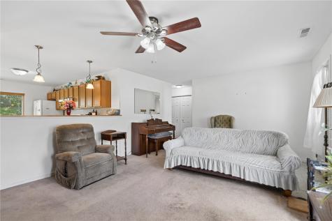 2748 O Avenue NW Cedar Rapids IA 52405