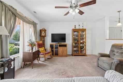 2748 O Avenue NW Cedar Rapids IA 52405