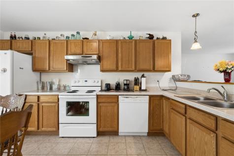 2748 O Avenue NW Cedar Rapids IA 52405