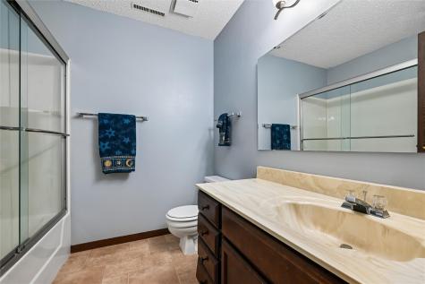 4019 Summerfield Lane Cedar Rapids IA 52402