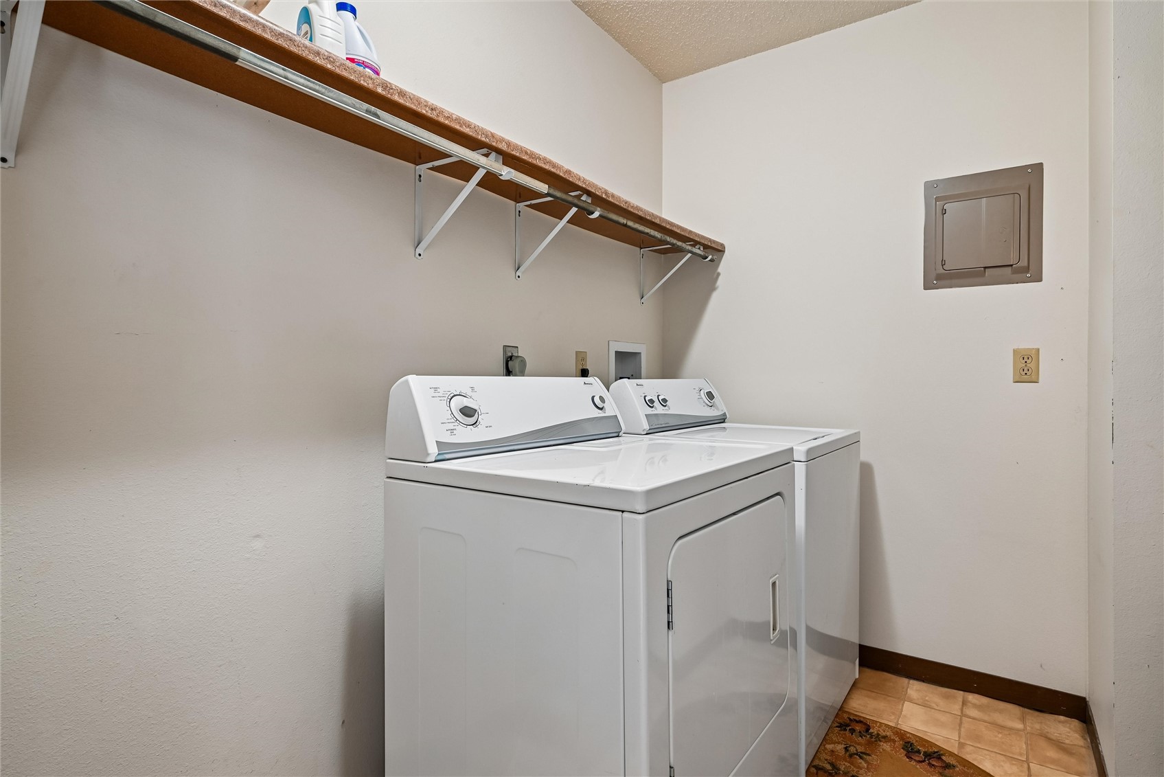 4019 Summerfield Lane Cedar Rapids IA 52402