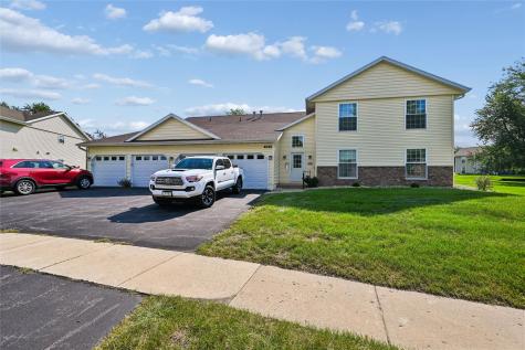 4019 Summerfield Lane Cedar Rapids IA 52402