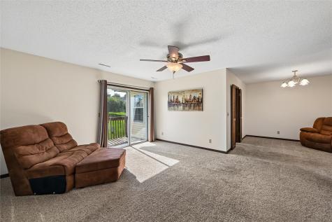 4019 Summerfield Lane Cedar Rapids IA 52402