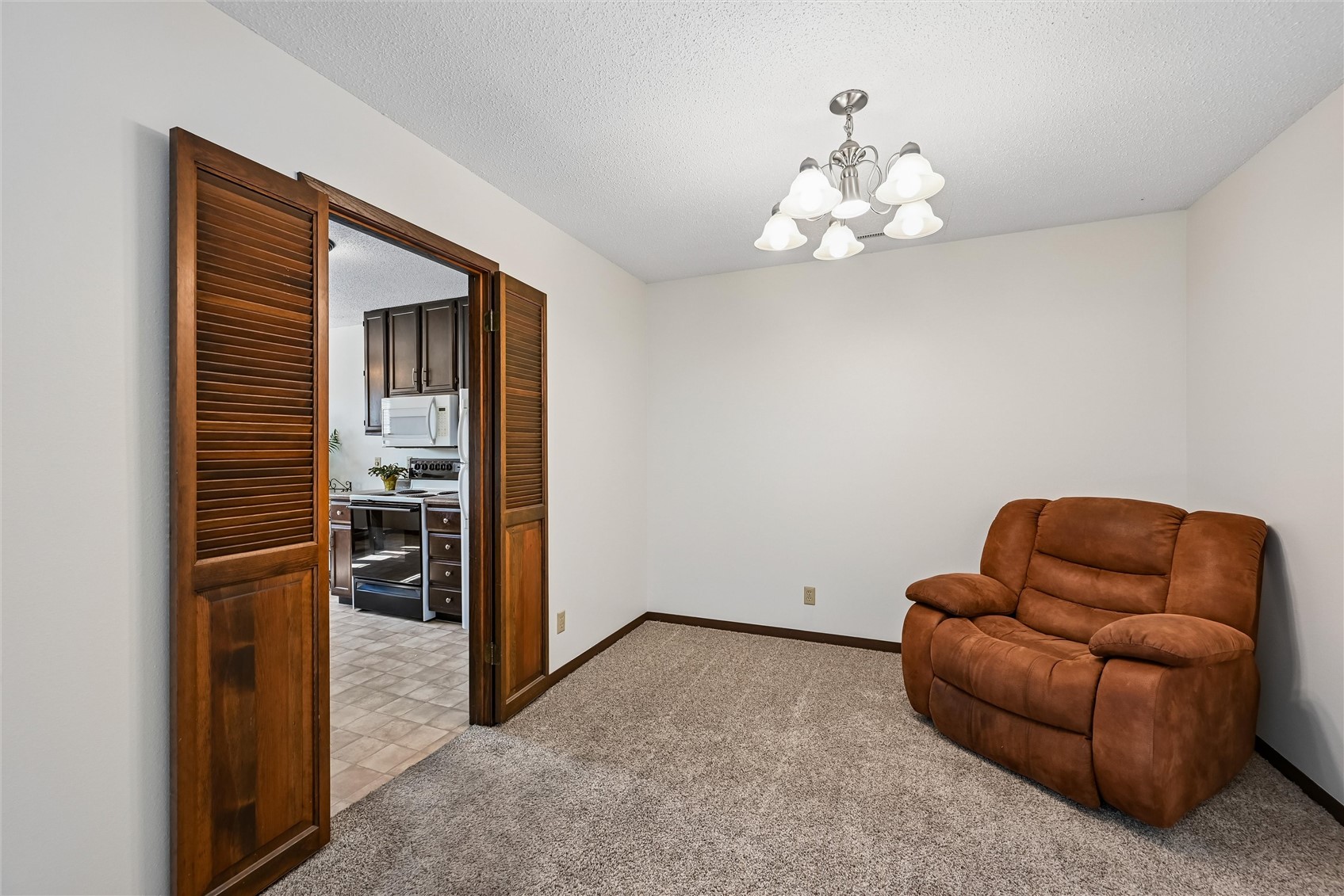 4019 Summerfield Lane Cedar Rapids IA 52402