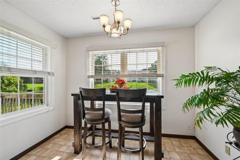 4019 Summerfield Lane Cedar Rapids IA 52402