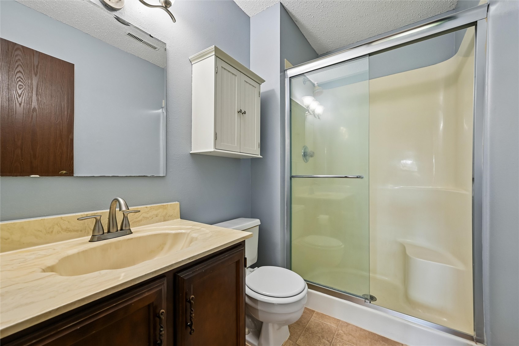 4019 Summerfield Lane Cedar Rapids IA 52402