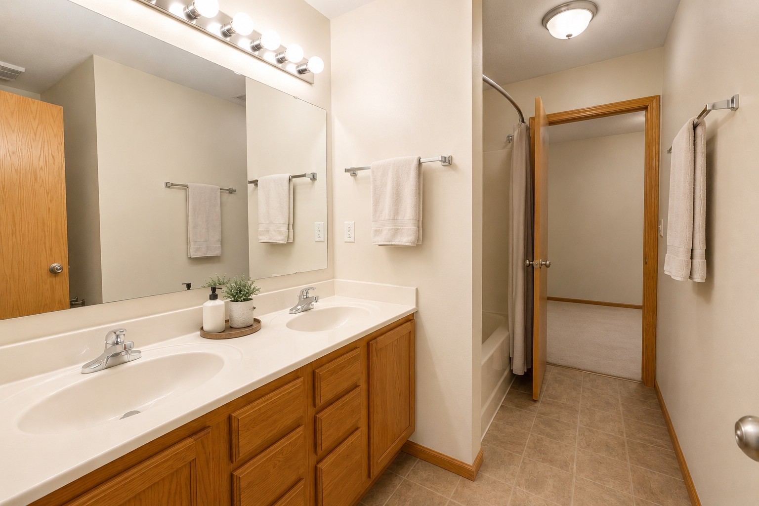 1450 Tower Lane NE Cedar Rapids IA 52402