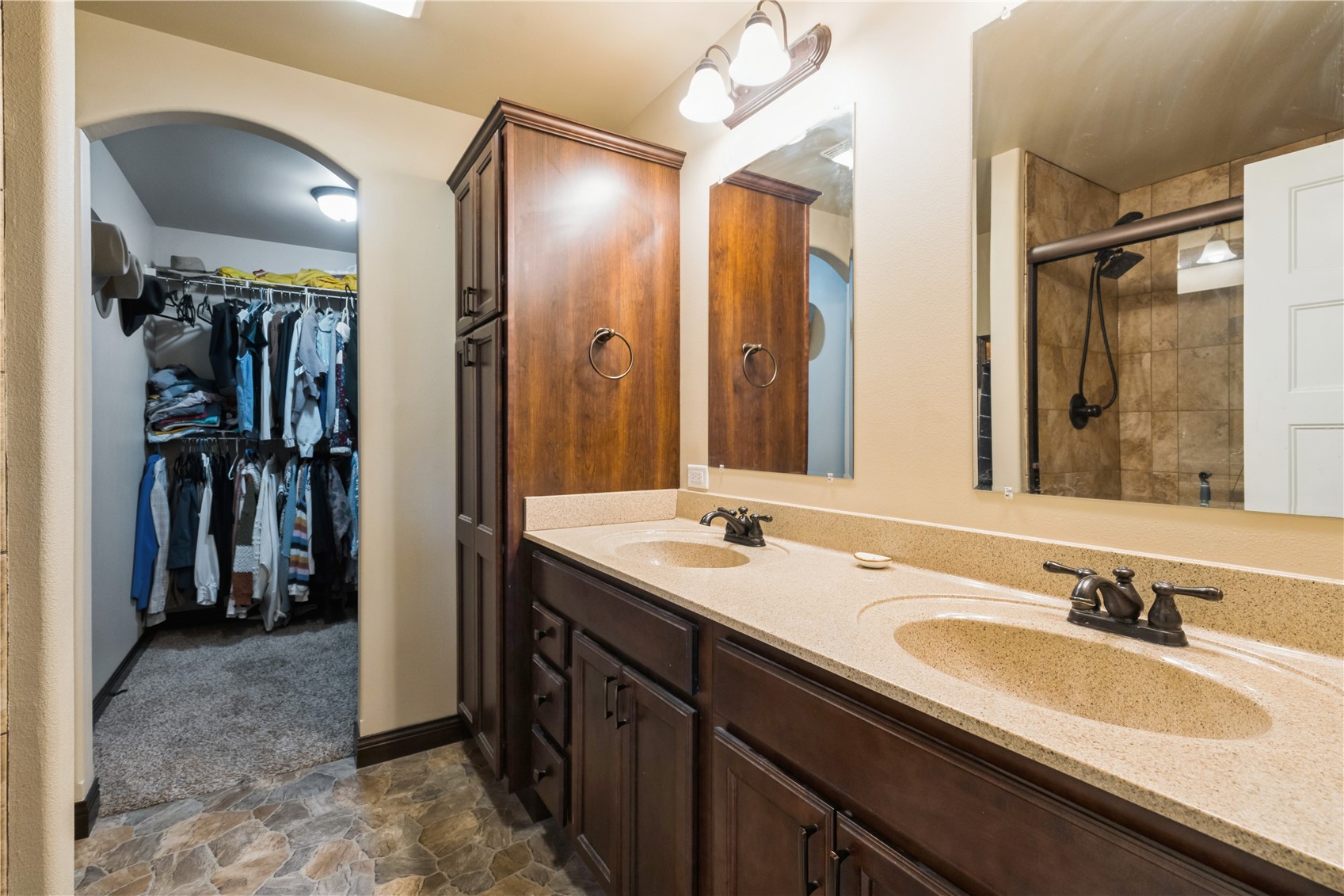 242 S Stewart Street North Liberty IA 52317