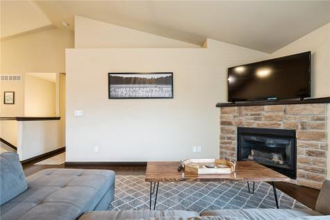 242 S Stewart Street North Liberty IA 52317