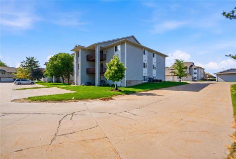 120 Shannon Drive North Liberty IA 52317