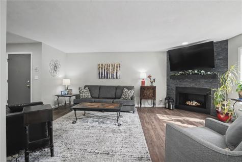 3720 Timberline Drive NE #2 Cedar Rapids IA 52402