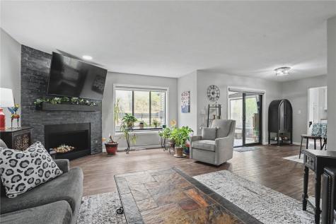 3720 Timberline Dr NE #2 Cedar Rapids IA 52402