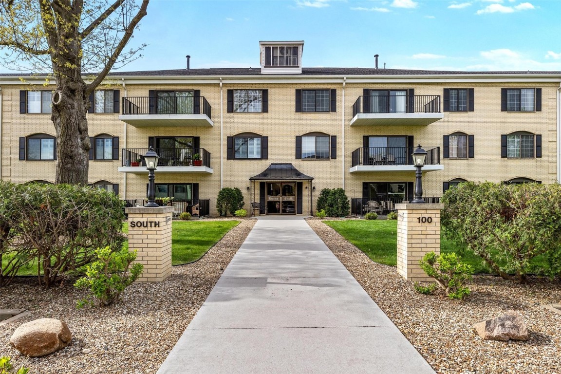 100 Thompson Drive Cedar Rapids IA 52403
