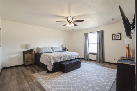156 Towne Centre Drive Urbana IA 52345