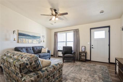 156 Towne Centre Drive Urbana IA 52345