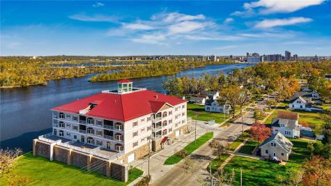 1871 Ellis Boulevard NW Cedar Rapids IA 52405