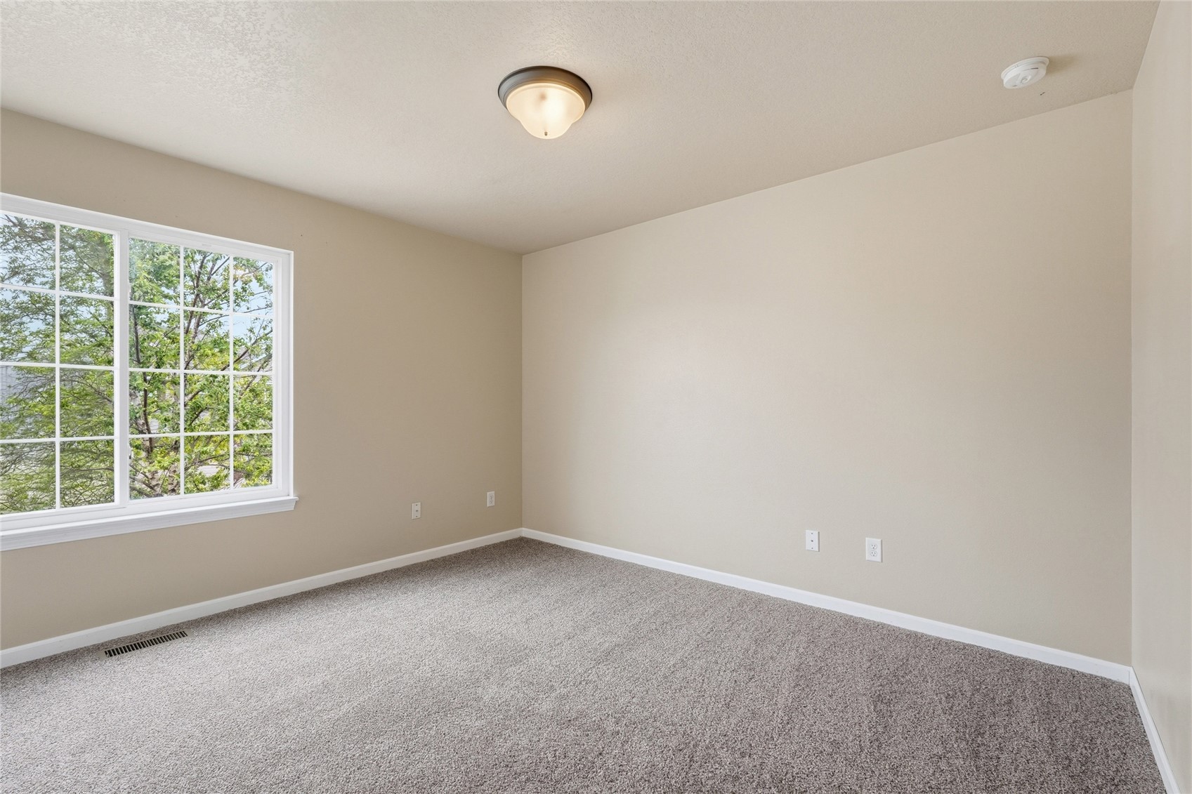 1694 Burr Drive North Liberty IA 52317