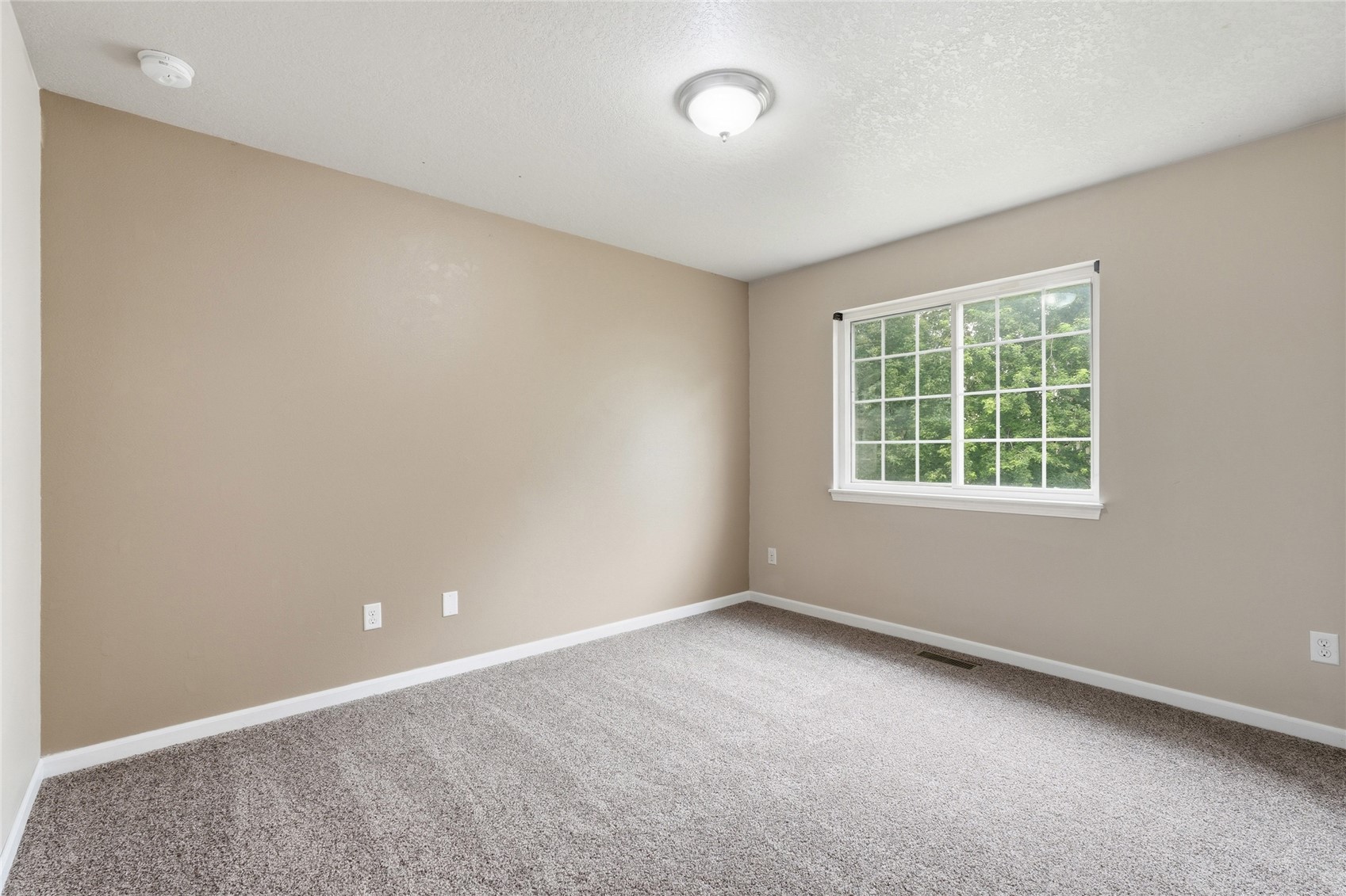 1694 Burr Drive North Liberty IA 52317