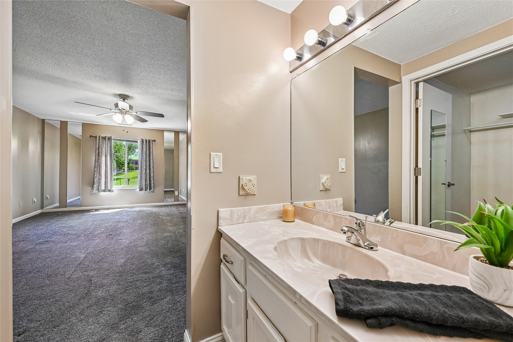 190 Cottage Grove SE Cedar Rapids IA 52403