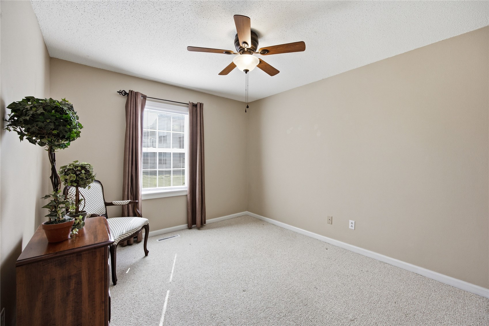 3813 Summerfield Lane NE Cedar Rapids IA 52402