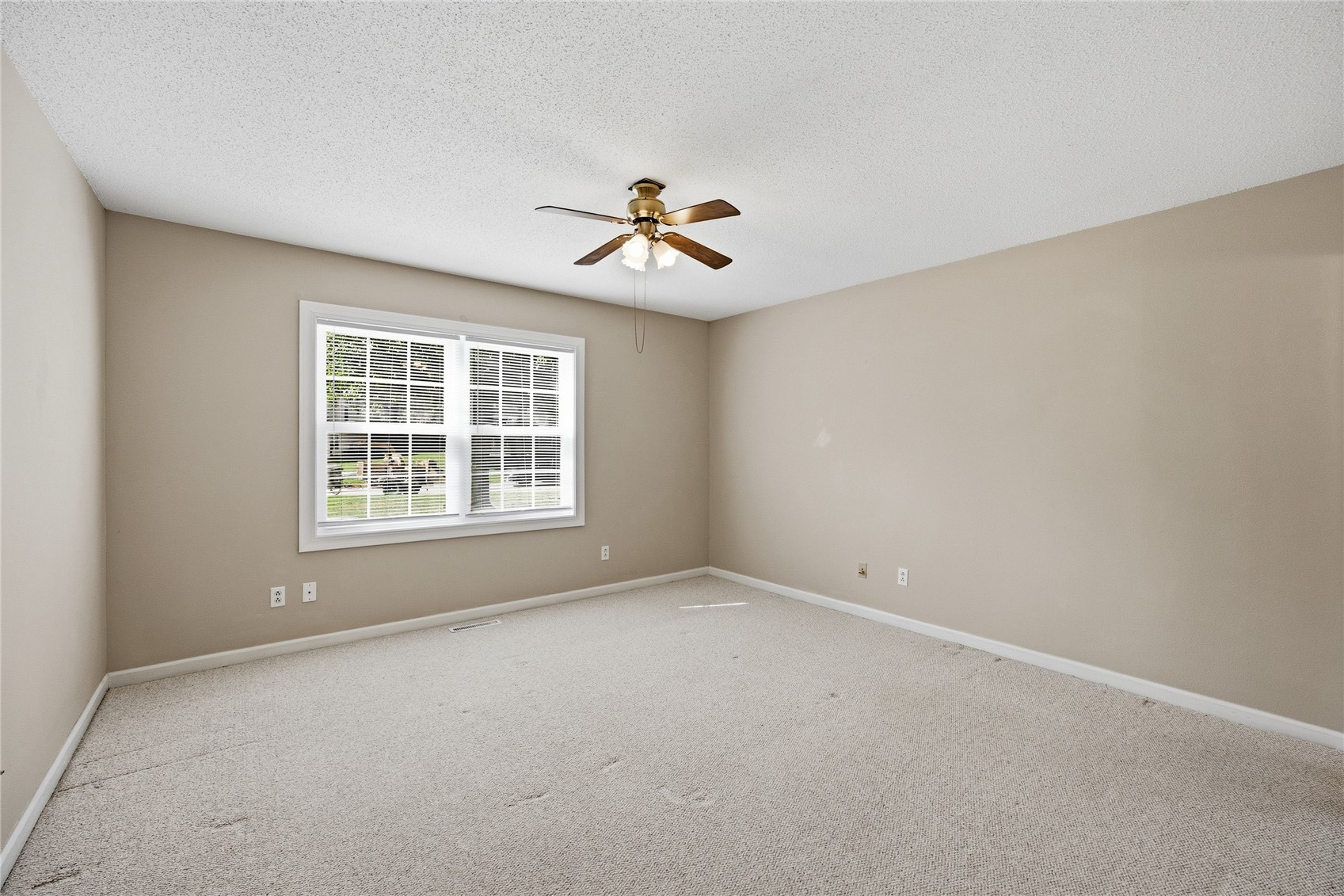 3813 Summerfield Lane NE Cedar Rapids IA 52402