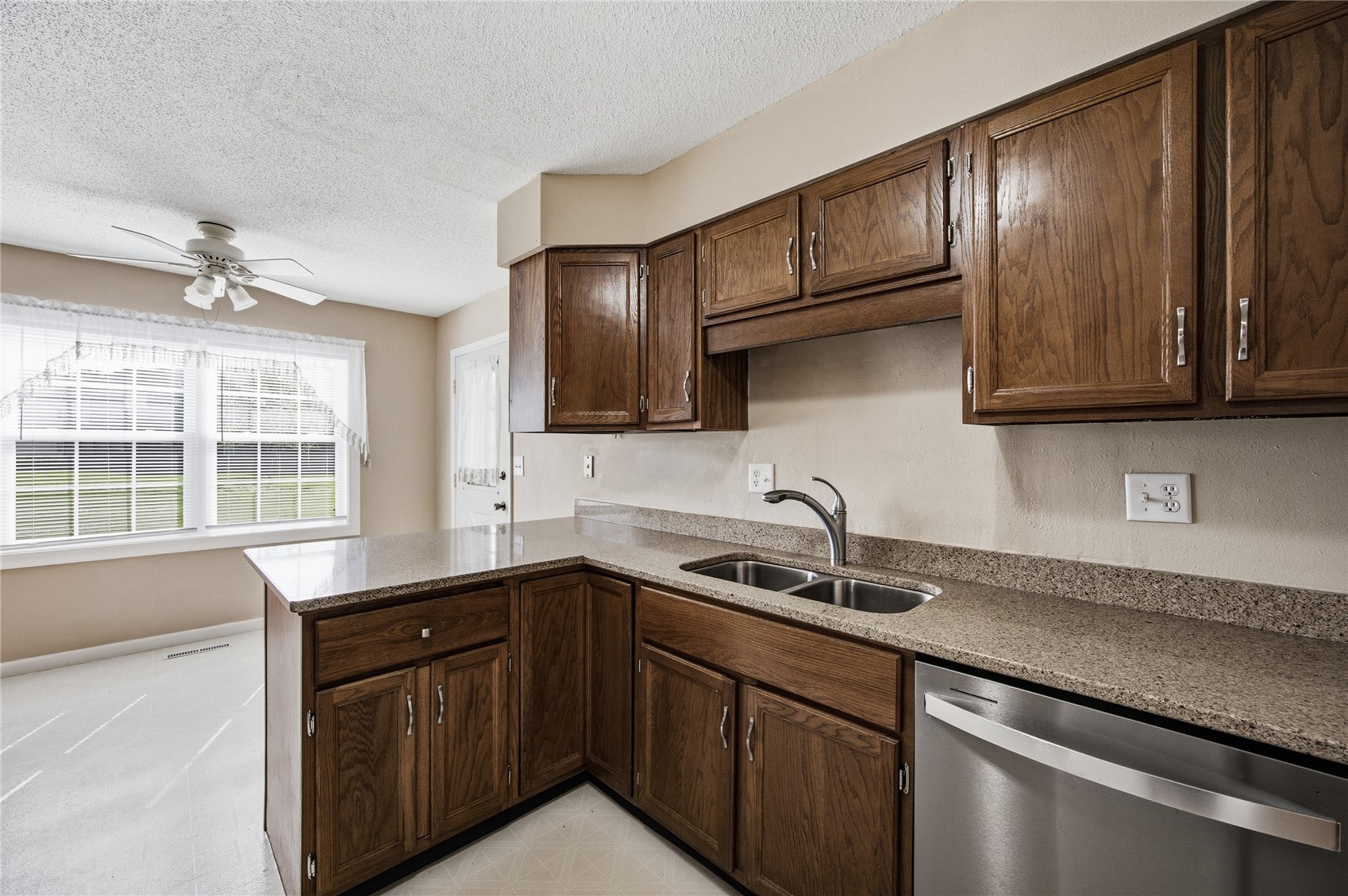 3813 Summerfield Lane NE Cedar Rapids IA 52402