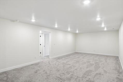 1001 Highland Trail Solon IA 52333
