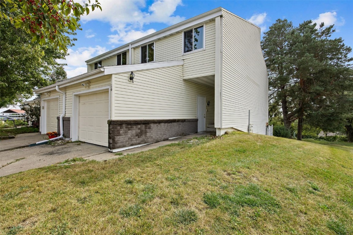 51 29th Avenue Drive SW Cedar Rapids IA 52404