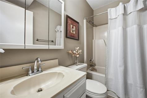 4535 Westchester Drive NE Cedar Rapids IA 52402
