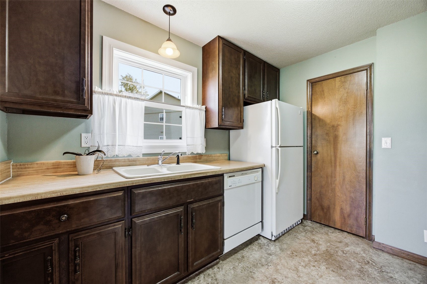 4131 Lexington Drive NE Cedar Rapids IA 52402