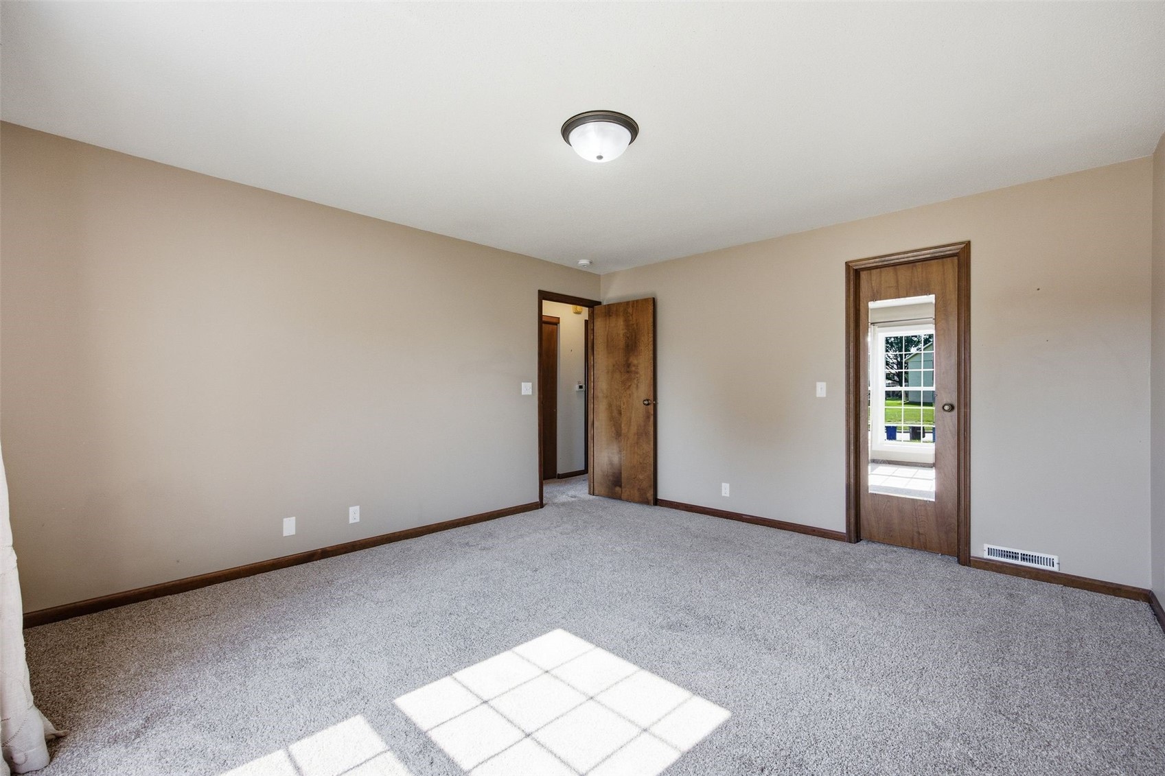 4131 Lexington Drive NE Cedar Rapids IA 52402