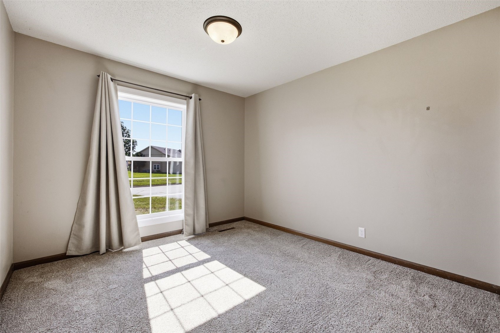 4131 Lexington Drive NE Cedar Rapids IA 52402