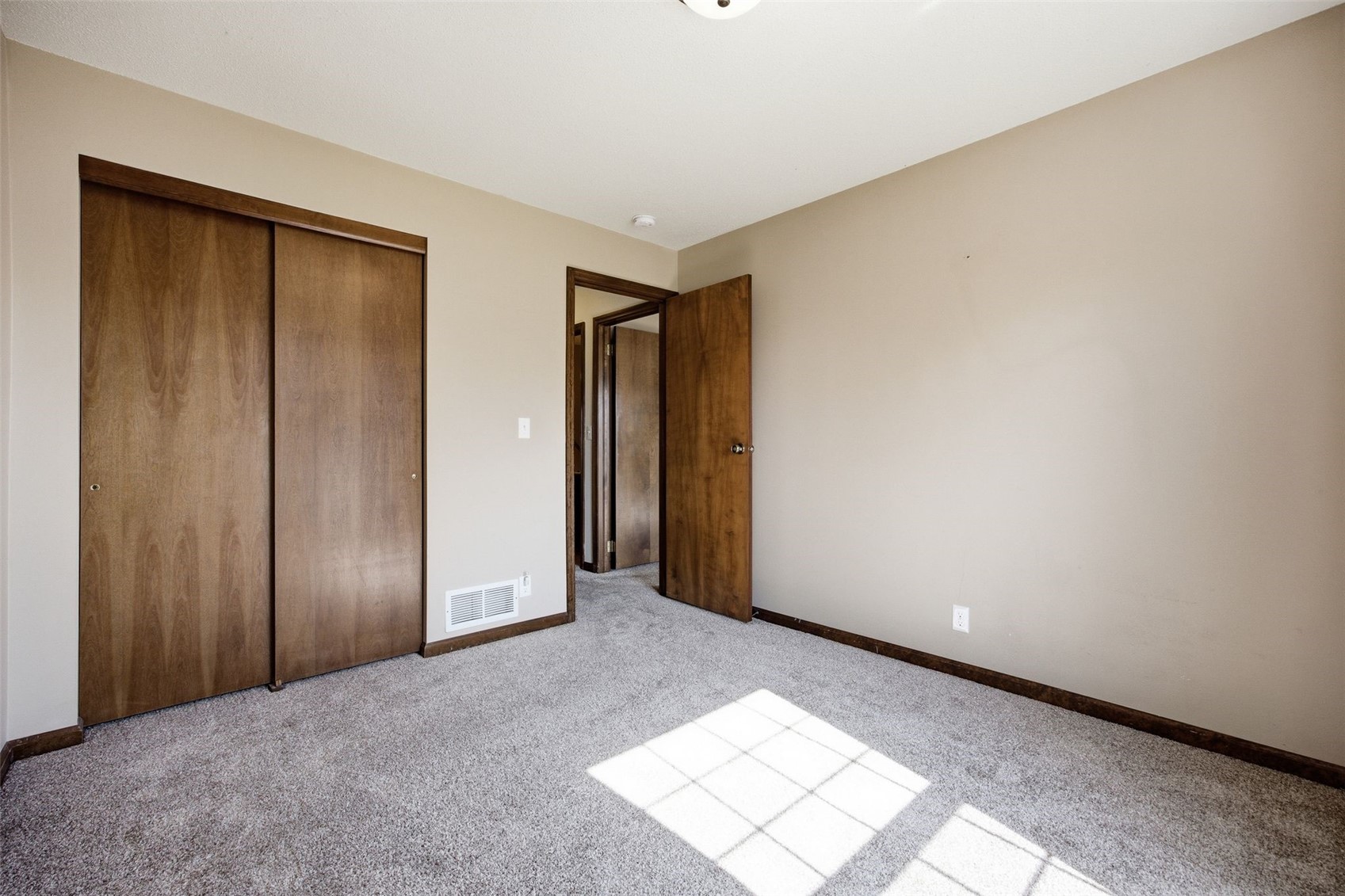 4131 Lexington Drive NE Cedar Rapids IA 52402