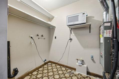 4131 Lexington Drive NE Cedar Rapids IA 52402