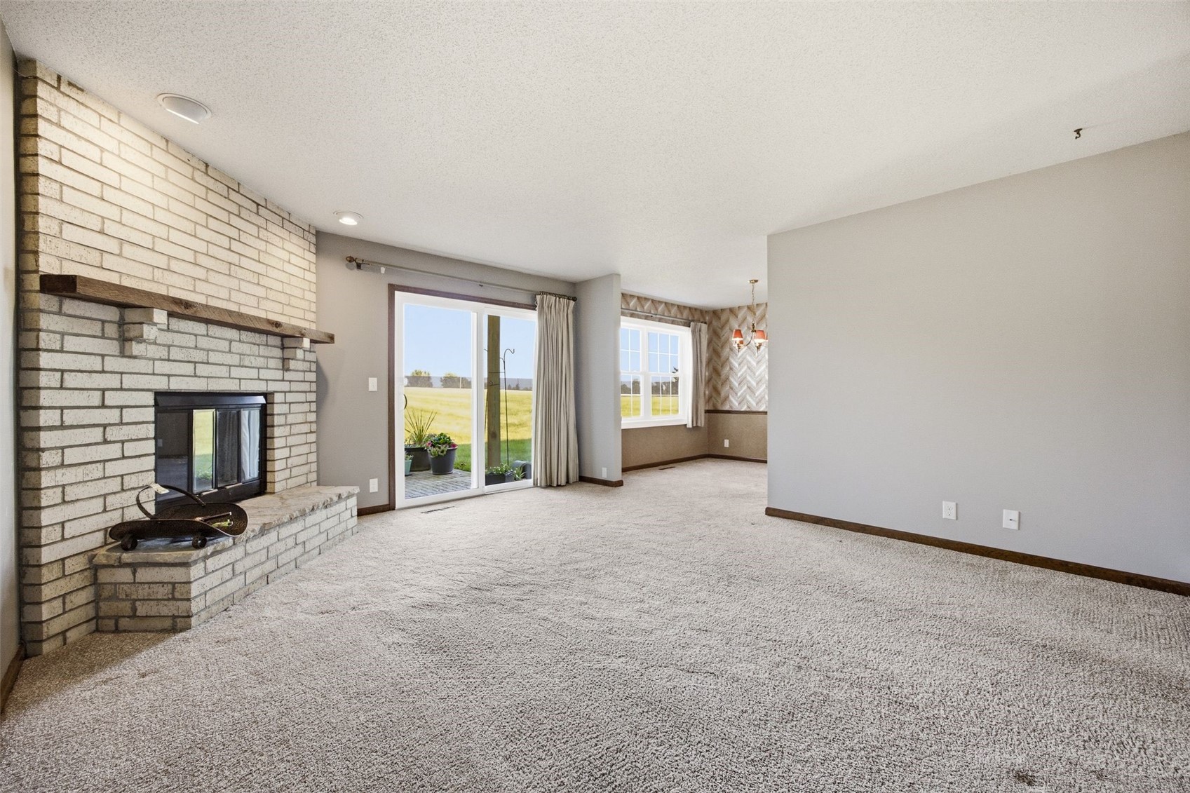 4131 Lexington Drive NE Cedar Rapids IA 52402