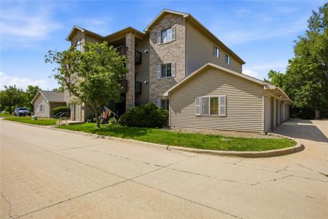 3028 Center Point NE Cedar Rapids IA 52402