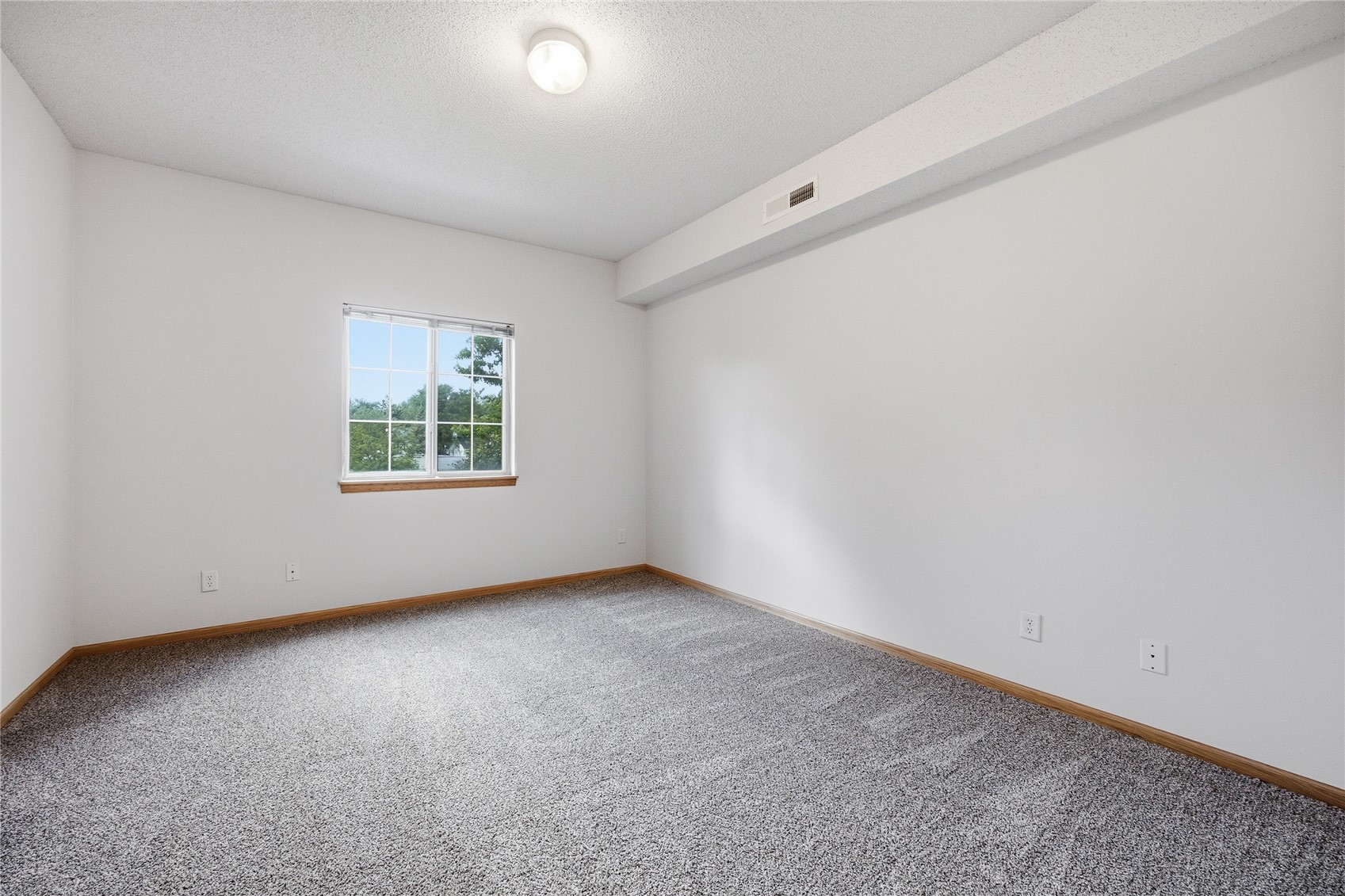 3028 Center Point NE Cedar Rapids IA 52402