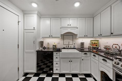2135 1st Avenue SE Cedar Rapids IA 52402