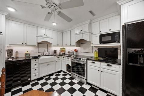 2135 1st Avenue SE Cedar Rapids IA 52402