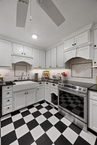 2135 1st Avenue SE Cedar Rapids IA 52402