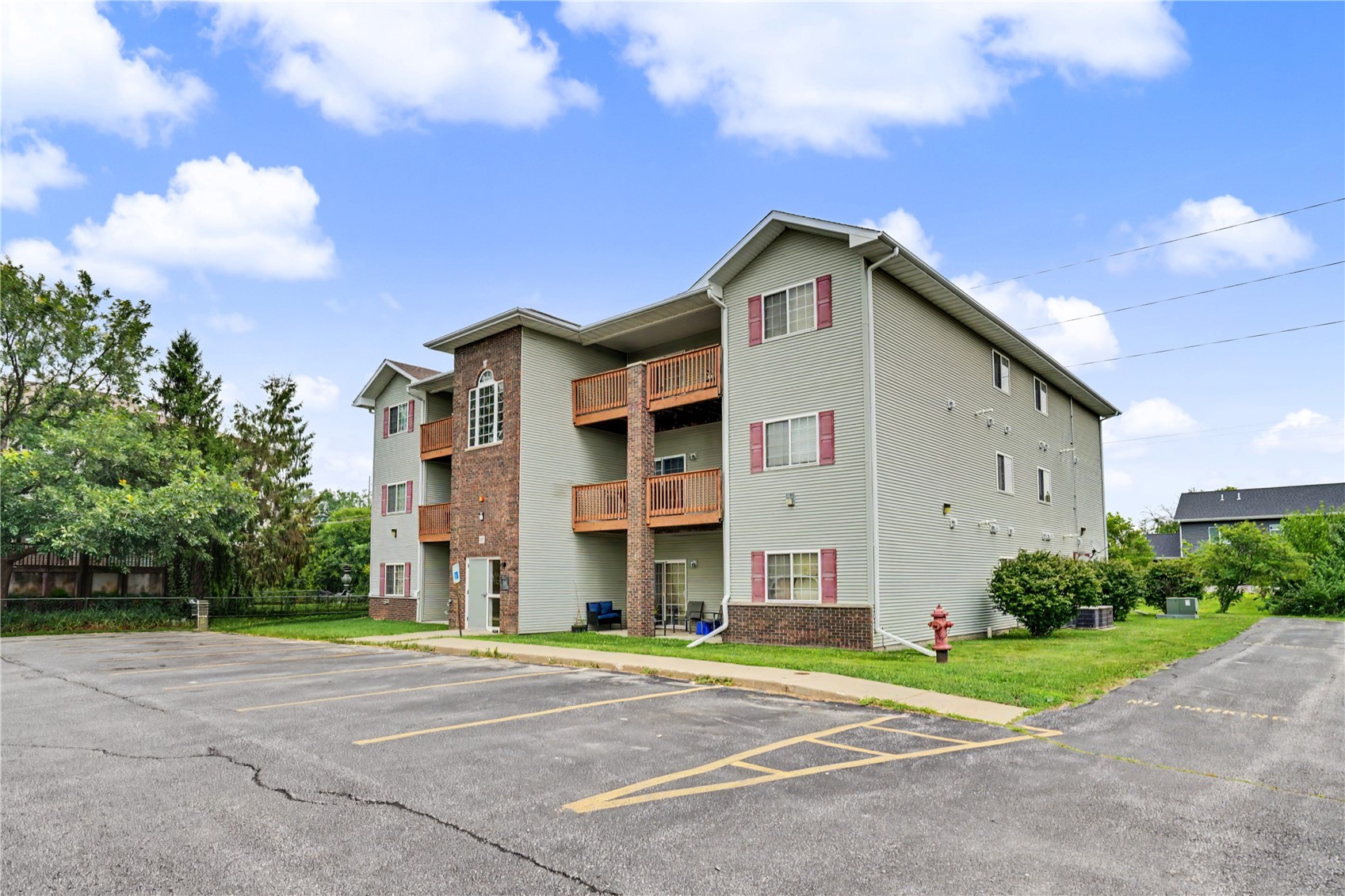80 Circle Drive North Liberty IA 52317